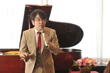 ピアニスト(藤丸麗さん)と弊社代表取締役