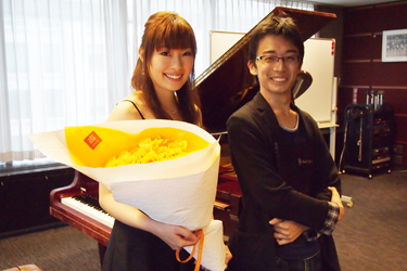 ピアニスト（磯部澄葉さん）と朗読の読み手（飯干大嵩さん）