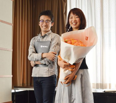 ピアニスト（戸谷誠子さん）と朗読の読み手（飯干大嵩さん）