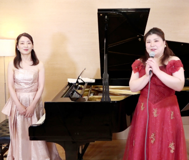 ソプラノ（船越亜弥さん）とピアノ（戸谷誠子さん）