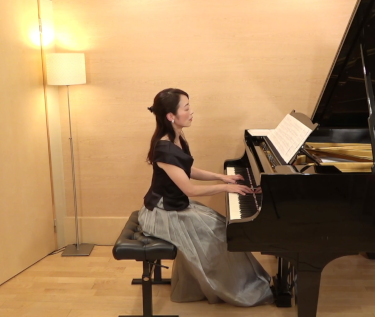 ピアノ（戸谷誠子さん）