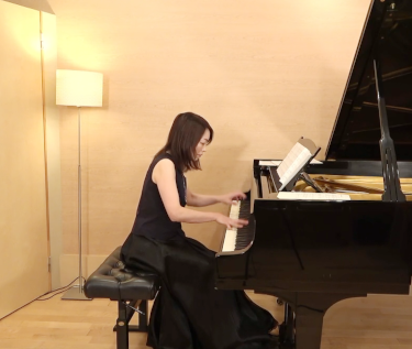 ピアノ（戸谷誠子さん）