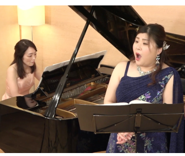 ピアノ（戸谷誠子さん）、ソプラノ（船越亜弥さん）